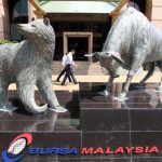 KLCI falls as investors take profit, ringgit at 4.4760